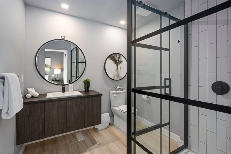 Sunrise Ridge Waterfront Retreat Overlooking Craig Bay - Parksville, Canada