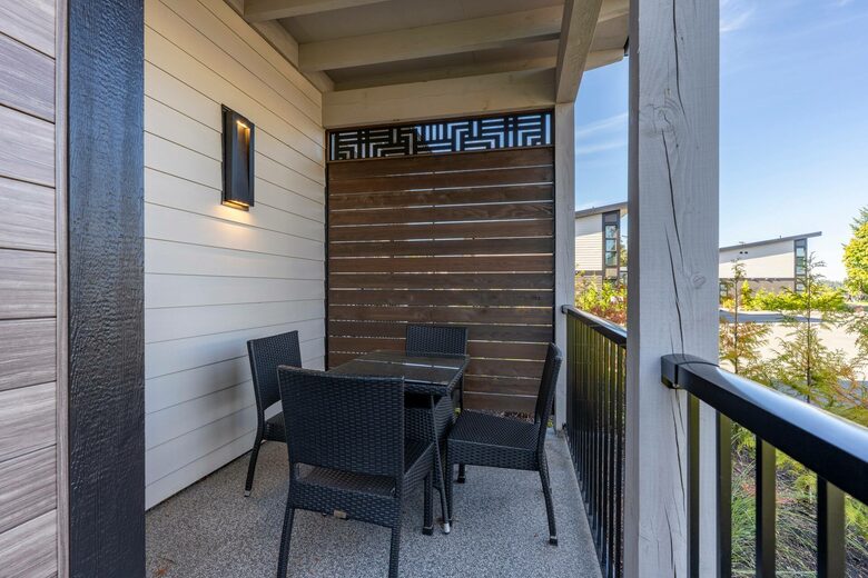 Sunrise Ridge Waterfront Retreat Overlooking Craig Bay - Parksville, Canada