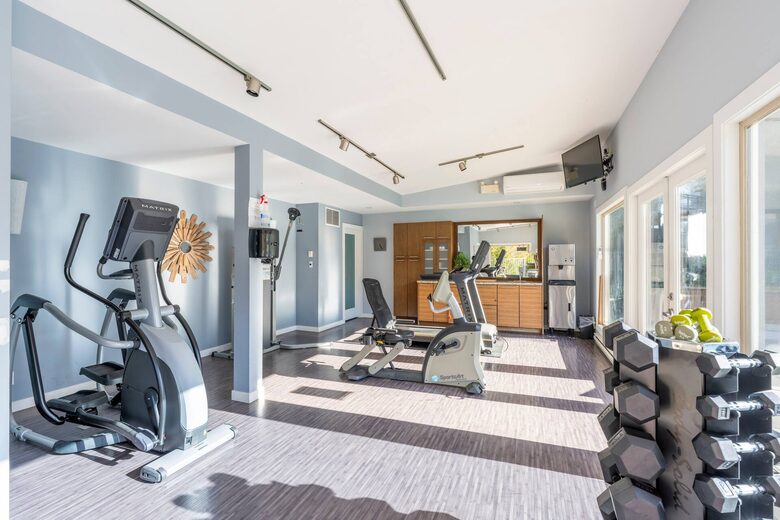 Sunrise Ridge Waterfront Retreat Overlooking Craig Bay - Parksville, Canada