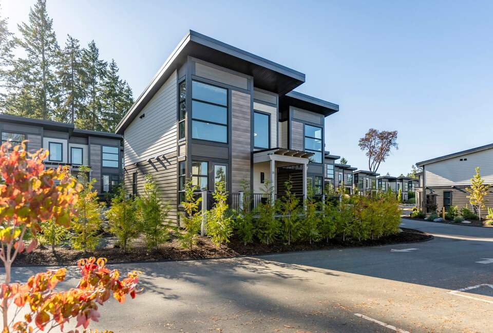Sunrise Ridge Waterfront Retreat Overlooking Craig Bay - Parksville, Canada