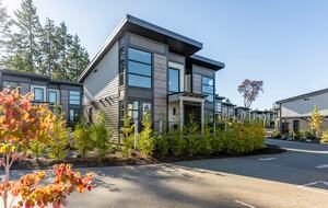 Sunrise Ridge Waterfront Retreat Overlooking Craig Bay - Parksville, Canada