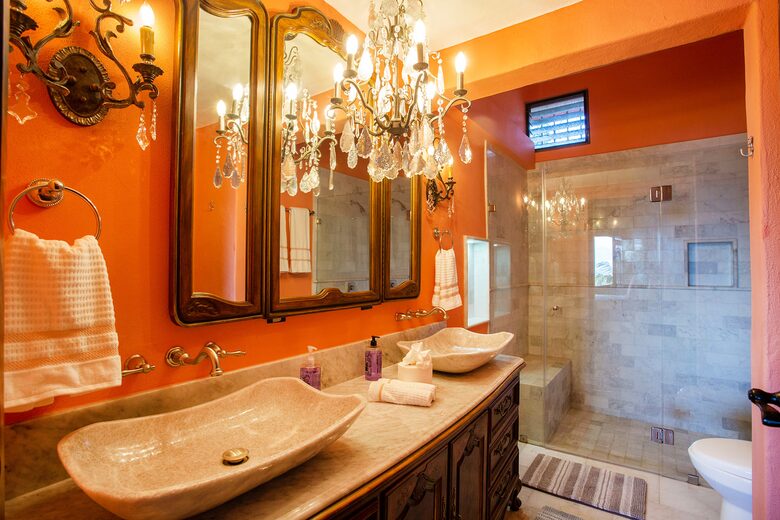 Spanish Colonial Beachfront Retreat in Cruz de Huanacaxtle - Cruz de Huanacaxtle, Mexico