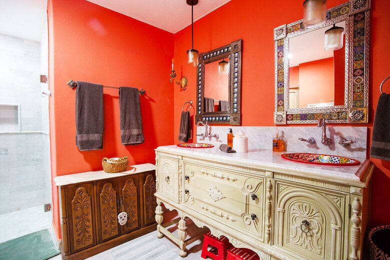 Spanish Colonial Beachfront Retreat in Cruz de Huanacaxtle - Cruz de Huanacaxtle, Mexico