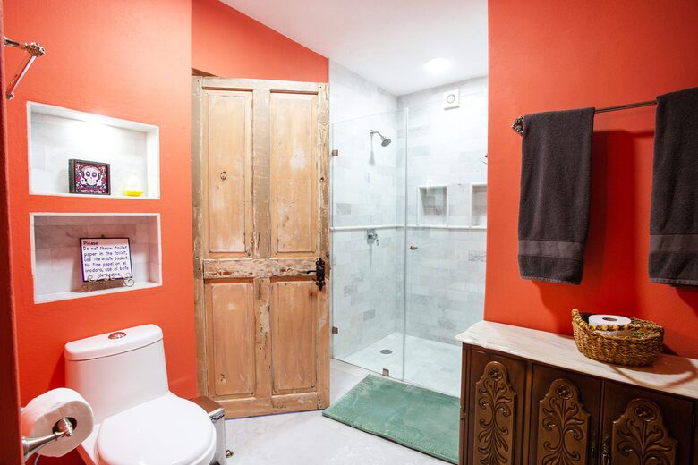 Spanish Colonial Beachfront Retreat in Cruz de Huanacaxtle - Cruz de Huanacaxtle, Mexico