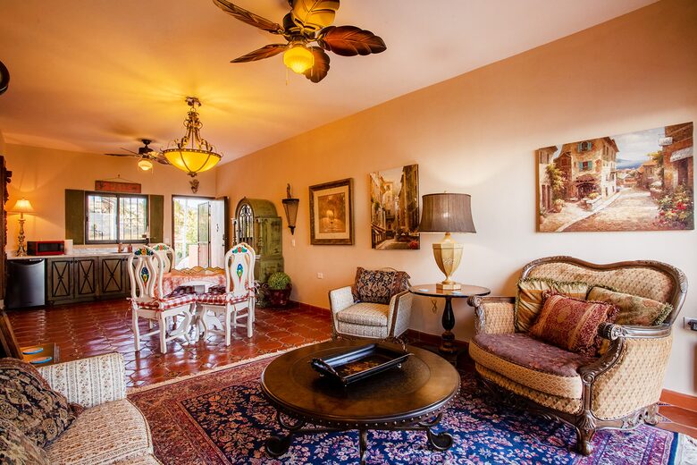 Spanish Colonial Beachfront Retreat in Cruz de Huanacaxtle - Cruz de Huanacaxtle, Mexico