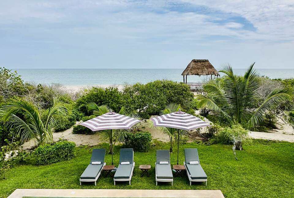 Sunset Shores Villa with Pool, Palapa & Oceanfront Views - Hunucmá, Mexico
