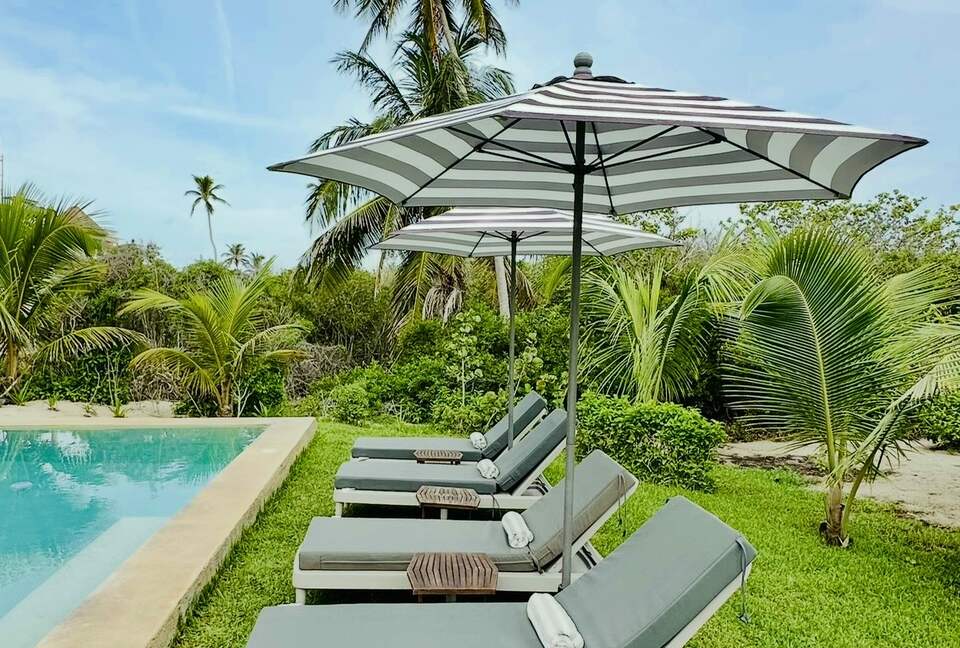 Sunset Shores Villa with Pool, Palapa & Oceanfront Views - Hunucmá, Mexico