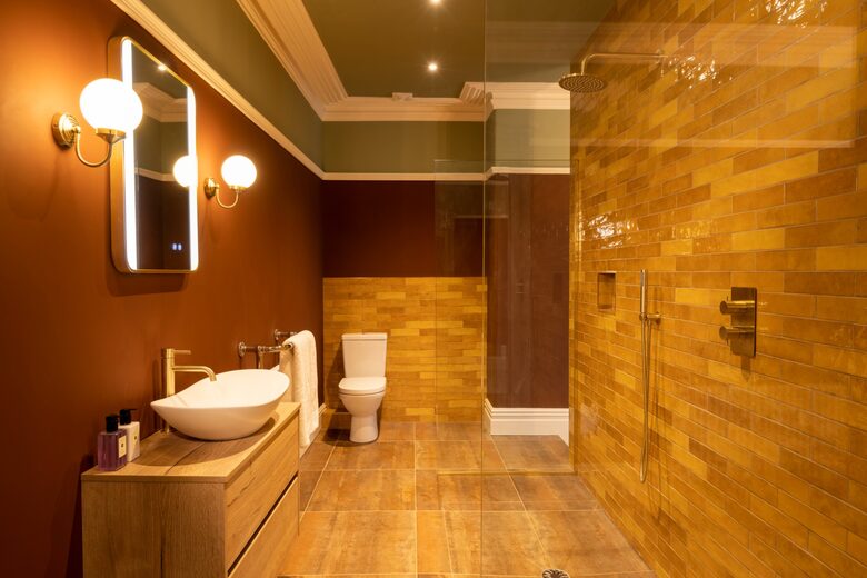 Victorian Grace on Harlow Moor Drive - Harrogate, United Kingdom