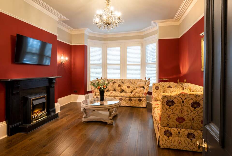 Victorian Grace on Harlow Moor Drive - Harrogate, United Kingdom