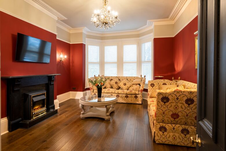 Victorian Grace on Harlow Moor Drive - Harrogate, United Kingdom