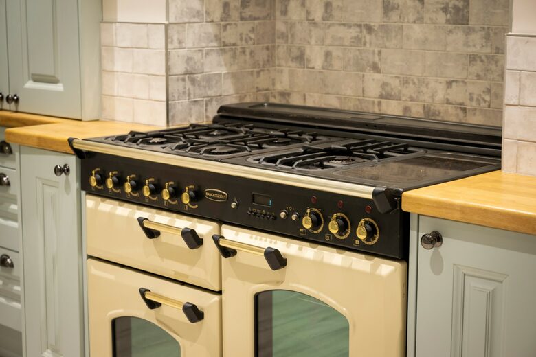 Victorian Grace on Harlow Moor Drive - Harrogate, United Kingdom