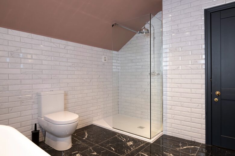 Victorian Grace on Harlow Moor Drive - Harrogate, United Kingdom