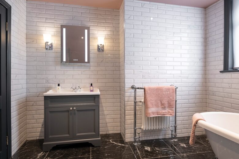 Victorian Grace on Harlow Moor Drive - Harrogate, United Kingdom