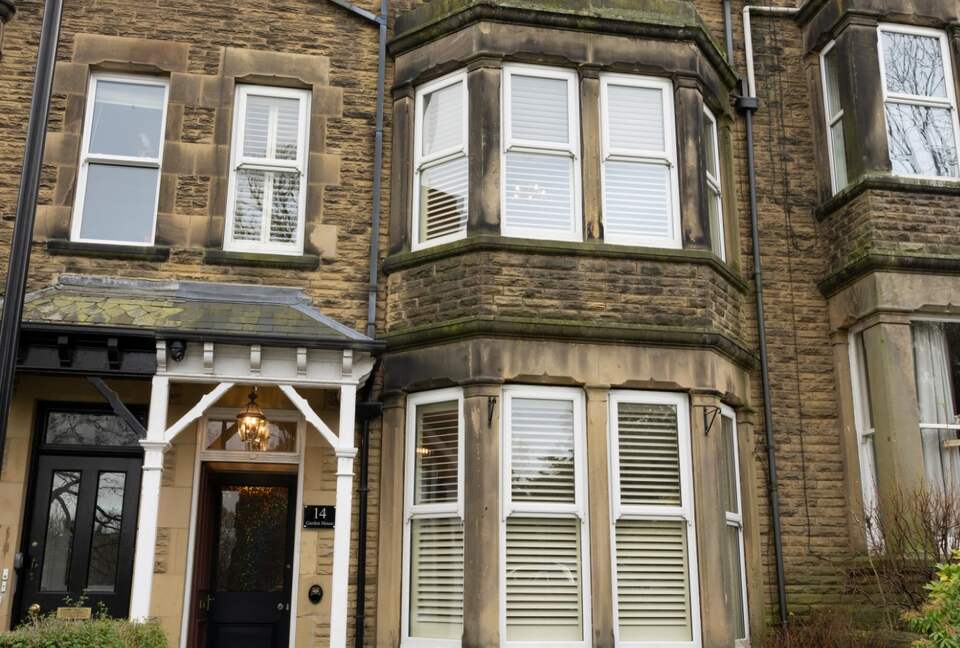 Victorian Grace on Harlow Moor Drive - Harrogate, United Kingdom