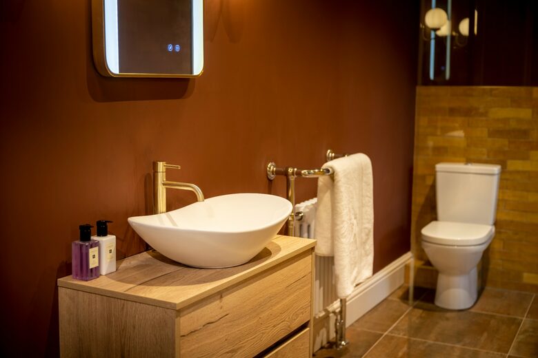 Victorian Grace on Harlow Moor Drive - Harrogate, United Kingdom