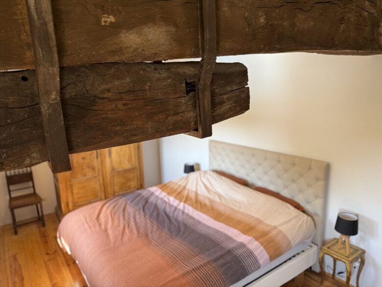 Elegant French Home with Heated Pool & Vineyard Views - Saint-Sernin, France