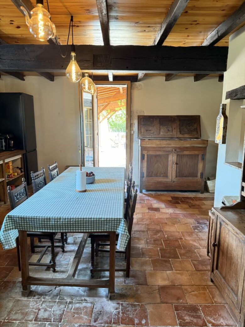 Elegant French Home with Heated Pool & Vineyard Views - Saint-Sernin, France