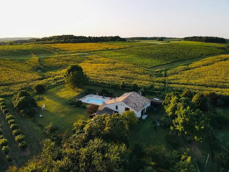 Elegant French Home with Heated Pool & Vineyard Views - Saint-Sernin, France