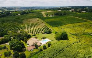 Elegant French Home with Heated Pool & Vineyard Views - Saint-Sernin, France