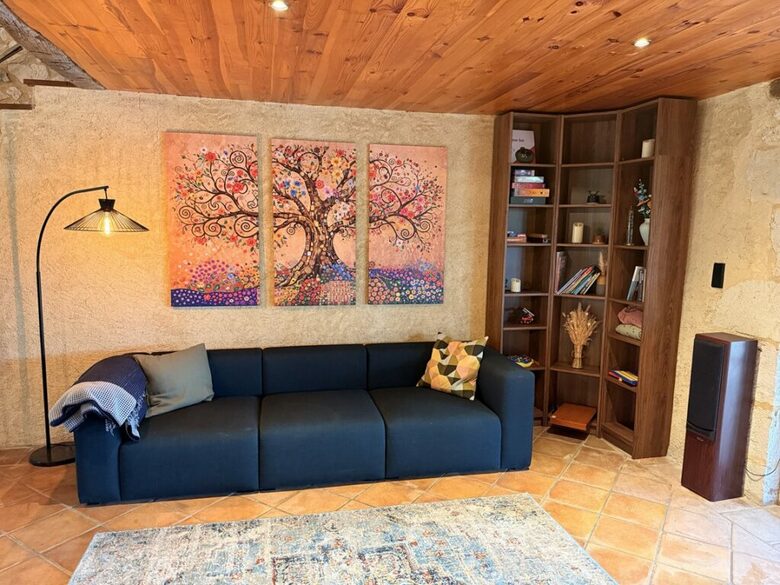 Elegant French Home with Heated Pool & Vineyard Views - Saint-Sernin, France