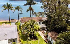 Beachfront Living on Dangar Island - Dangar Island, Australia