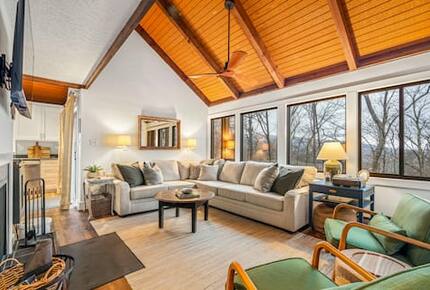 Family-Friendly Wintergreen Cabin 3 Minutes from Slopes - Wintergreen Resort, Virginia