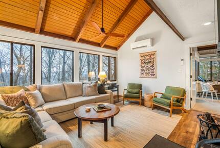 Family-Friendly Wintergreen Cabin 3 Minutes from Slopes - Wintergreen Resort, Virginia