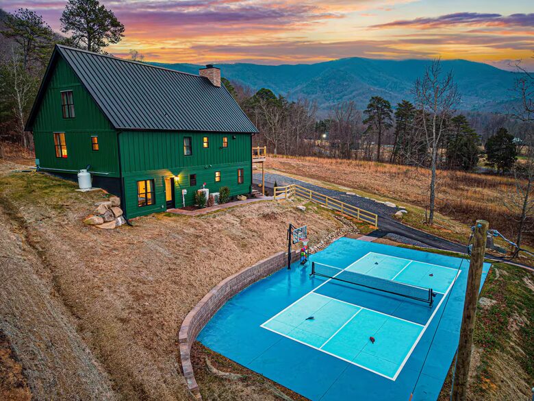 Luxury Group Cabin Near Pigeon Forge with Indoor Pool & Theater - Sevierville, Tennessee