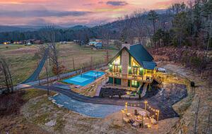 Luxury Group Cabin Near Pigeon Forge with Indoor Pool & Theater - Sevierville, Tennessee