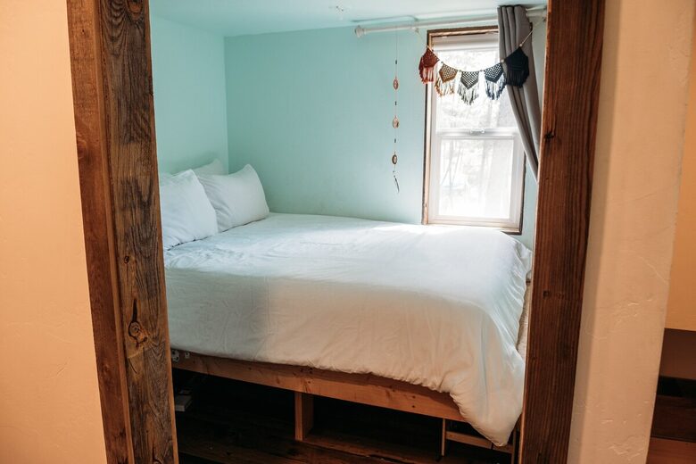 The Perch | Cozy Cottage near Flathead Lake - Somers, Montana