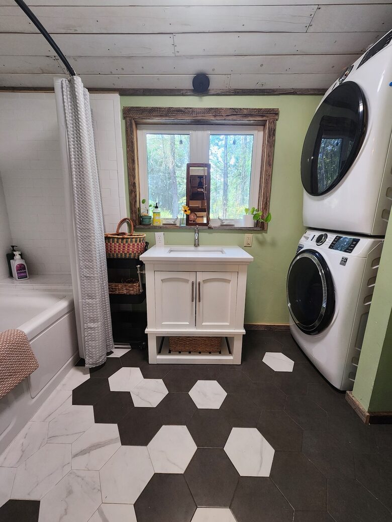 The Perch | Cozy Cottage near Flathead Lake - Somers, Montana