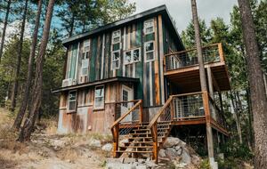 The Perch | Cozy Cottage near Flathead Lake - Somers, Montana