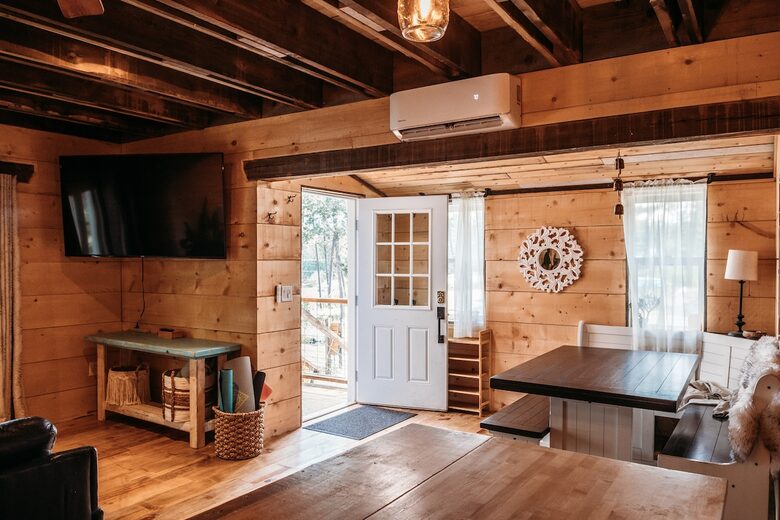 The Perch | Cozy Cottage near Flathead Lake - Somers, Montana