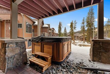 Keystone Townhome with Hot Tub & Shuttle Access - Keystone, Colorado