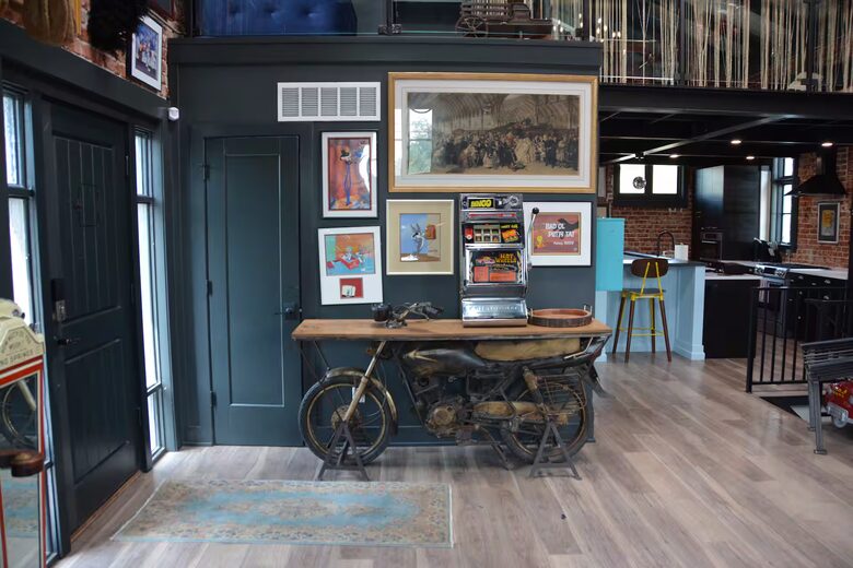 Eclectic Group Getaway in a Reimagined 1911 Landmark - Denver, Colorado