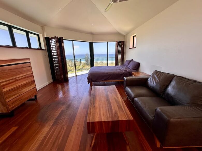 Elevated Oceanview Residence with Infinity Pool - Lennox Head, Australia