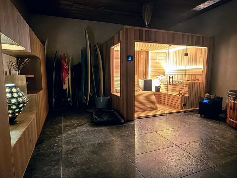 Elevated Oceanview Residence with Infinity Pool - Lennox Head, Australia