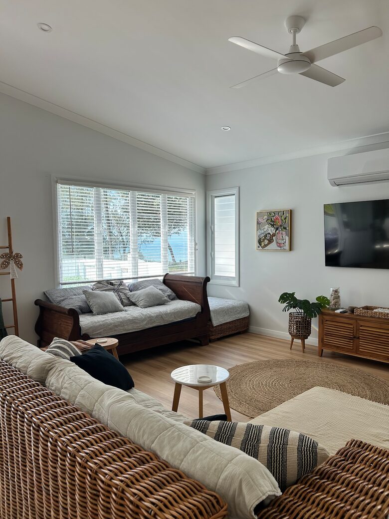 Nelly Bay Waterfront Apartment with Alfresco Living - Nelly Bay, Australia