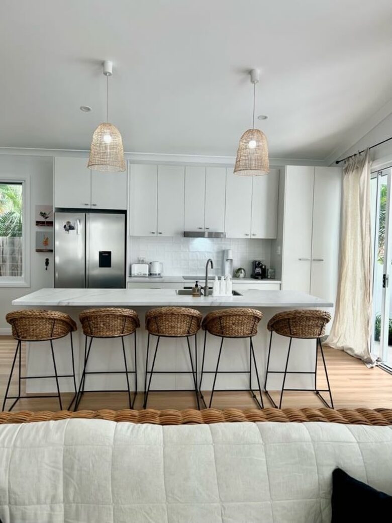 Nelly Bay Waterfront Apartment with Alfresco Living - Nelly Bay, Australia