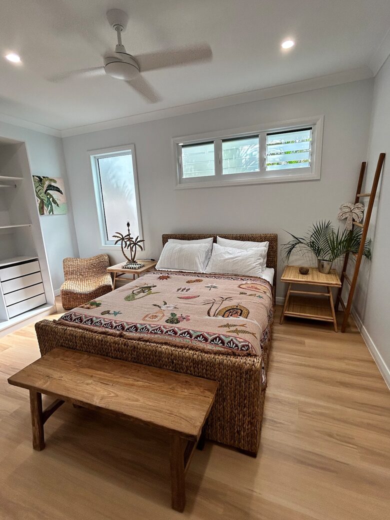 Nelly Bay Waterfront Apartment with Alfresco Living - Nelly Bay, Australia