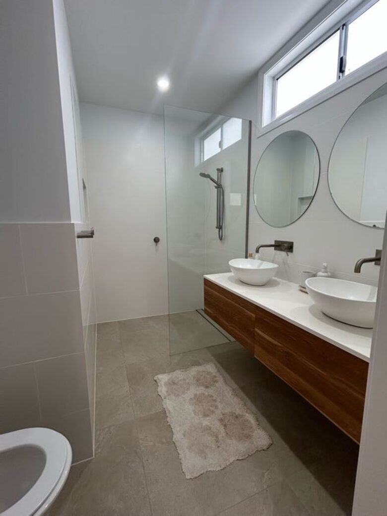 Nelly Bay Waterfront Apartment with Alfresco Living - Nelly Bay, Australia