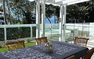 Nelly Bay Waterfront Apartment with Alfresco Living - Nelly Bay, Australia