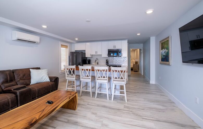 Modern Keys Escape with Rooftop & Sunset Views - Tavernier, Florida