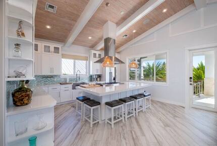 Modern Keys Escape with Rooftop & Sunset Views - Tavernier, Florida