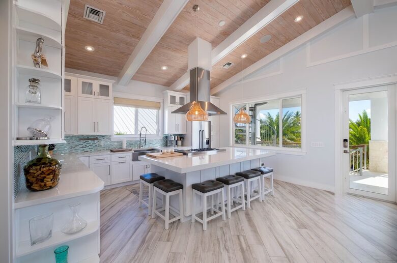 Modern Keys Escape with Rooftop & Sunset Views - Tavernier, Florida