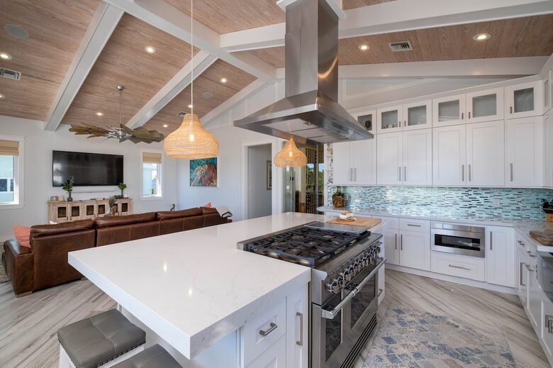 Modern Keys Escape with Rooftop & Sunset Views - Tavernier, Florida