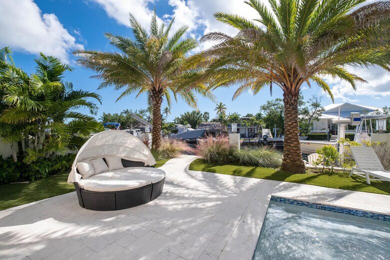 Modern Keys Escape with Rooftop & Sunset Views - Tavernier, Florida