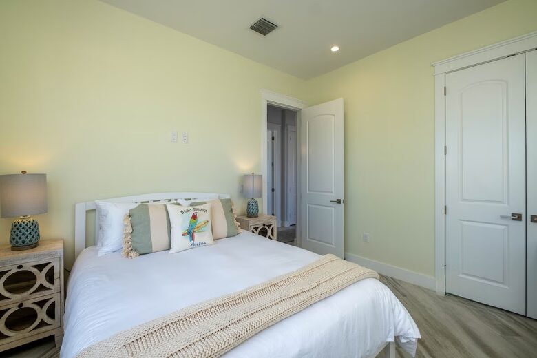 Modern Keys Escape with Rooftop & Sunset Views - Tavernier, Florida