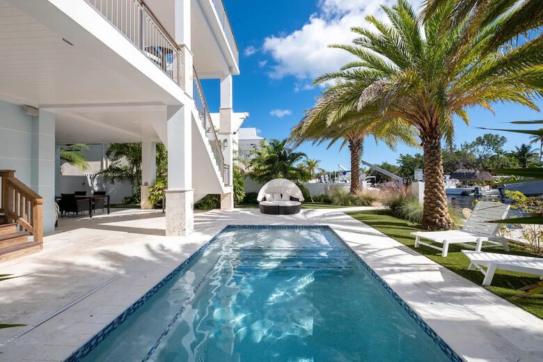 Modern Keys Escape with Rooftop & Sunset Views - Tavernier, Florida