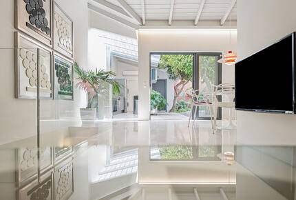 Designer Loft Living in Historic Athens - Athens, Greece